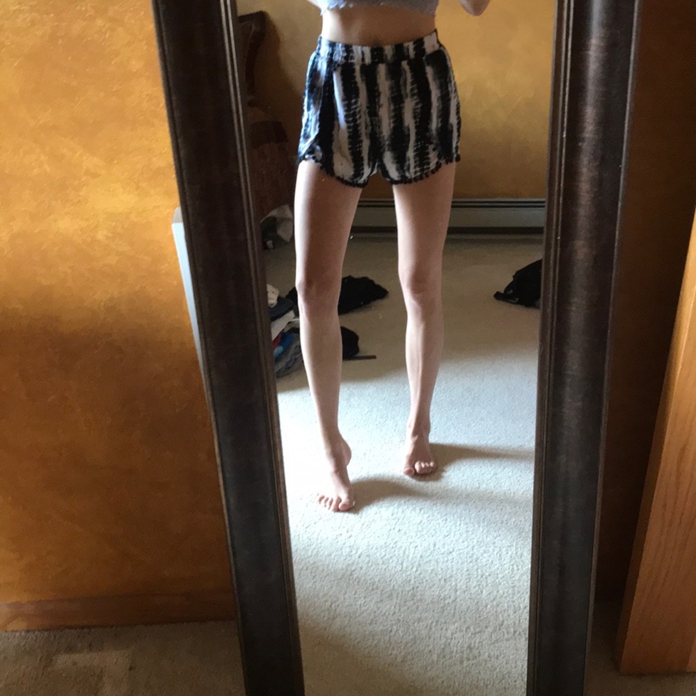 Cute black and white tie die shorts with detail